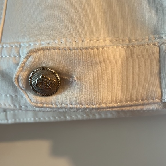 Ladies XL White Jacket with Artwork - Picture 3 of 8